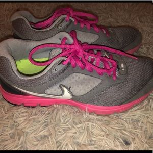 Nike shoes women